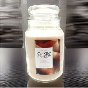 Yankee Candle Large Jar Candle- Soft Cashmere (22 oz)